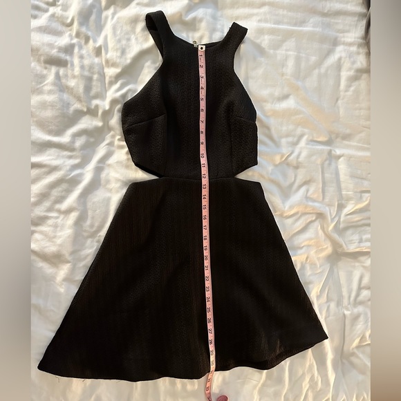 Club Monaco Cut-out Black Dress - Picture 4 of 6